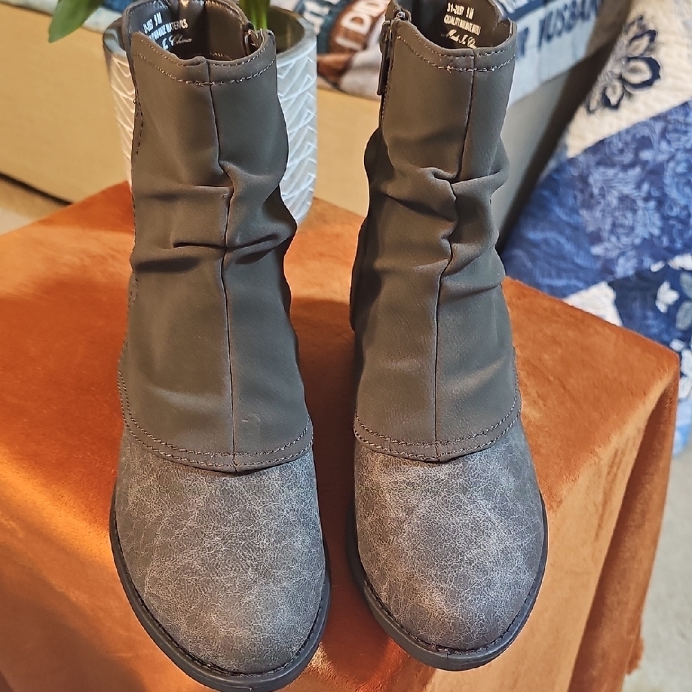Easy Street Charcoal Ankle Booties - Picture 6 of 7